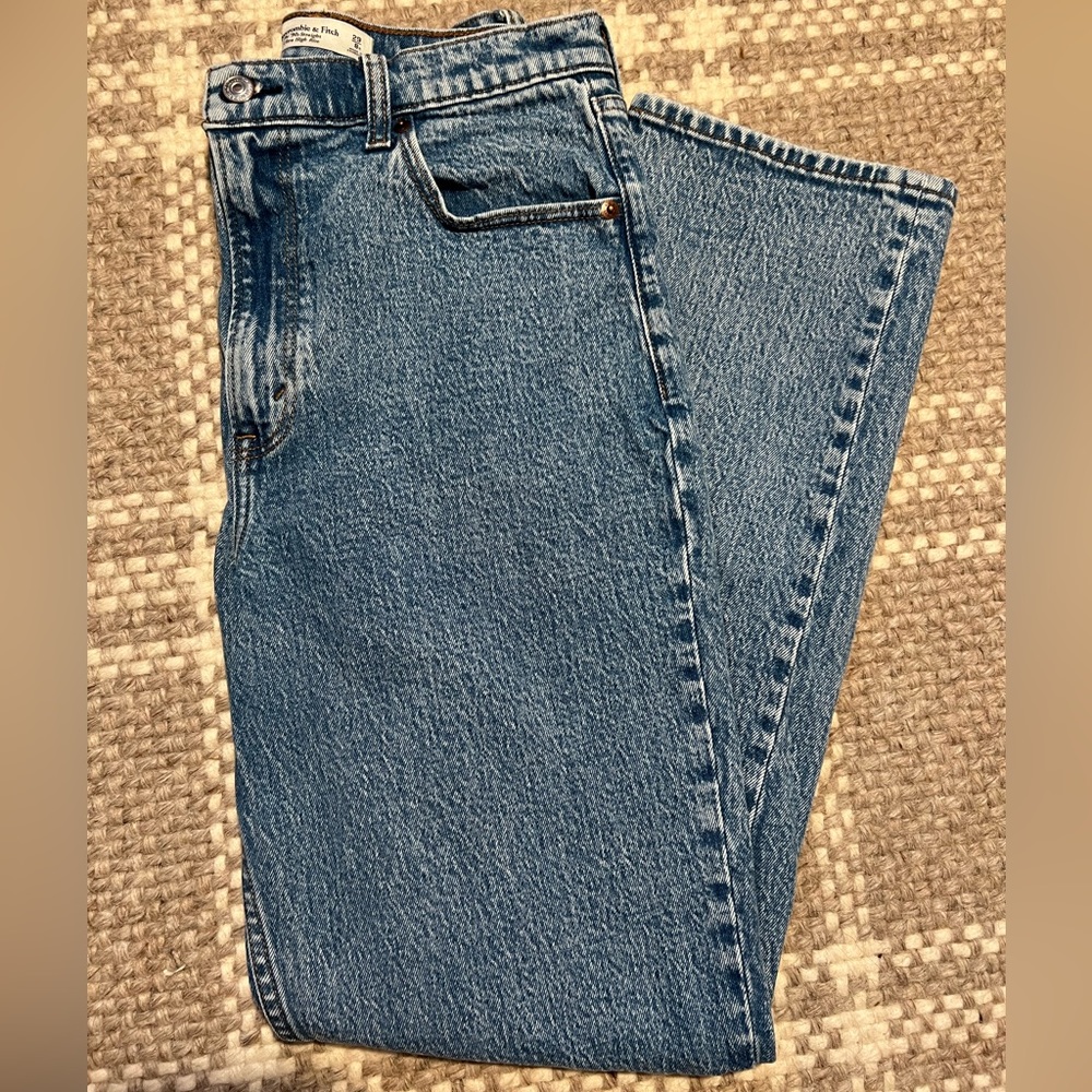 Abercrombie Ultra High Rise 90s Straight Jean